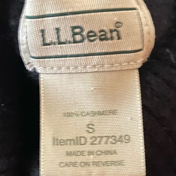 🌲L.L. Bean Women’s Cashmere Turtle Neck🌲 - Picture 3 of 4